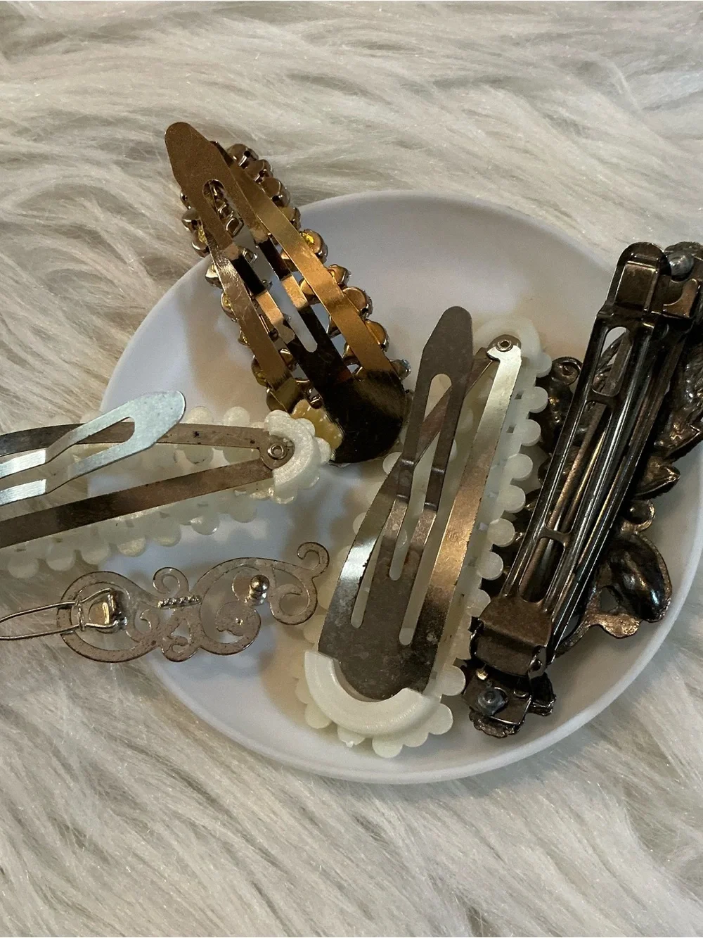 14 vintage hair clips and accessories